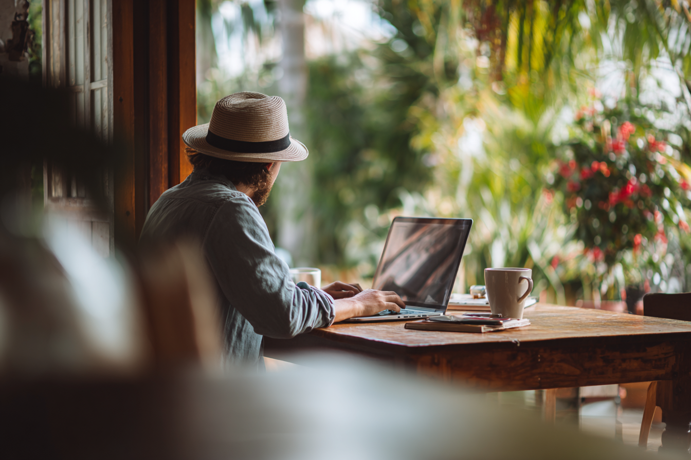 Como trabalhar pela internet em casa sem experiência em 2026